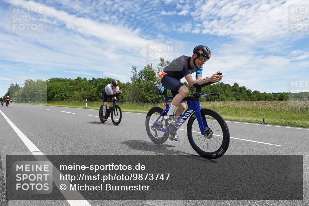 21.06.2026 - Viking Triathlon Michael Burmester http://msf.ph/oto/9873747 21.06.2026 12:43:34 Radfahren 41, 51, 86, 202, 223, 234, 243, 374, 388, 429, 509, 563, 602, 605, 645, 668, 670 meine-sportfotos.de
