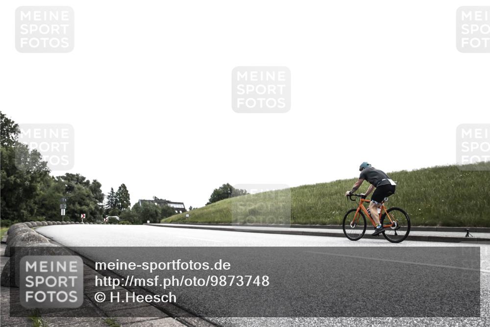 21.06.2026 - 29. Vierlanden-Triathlon H.Heesch http://msf.ph/oto/9873748 21.06.2026 12:33:01 Radfahren 755, 1011, 1014 meine-sportfotos.de