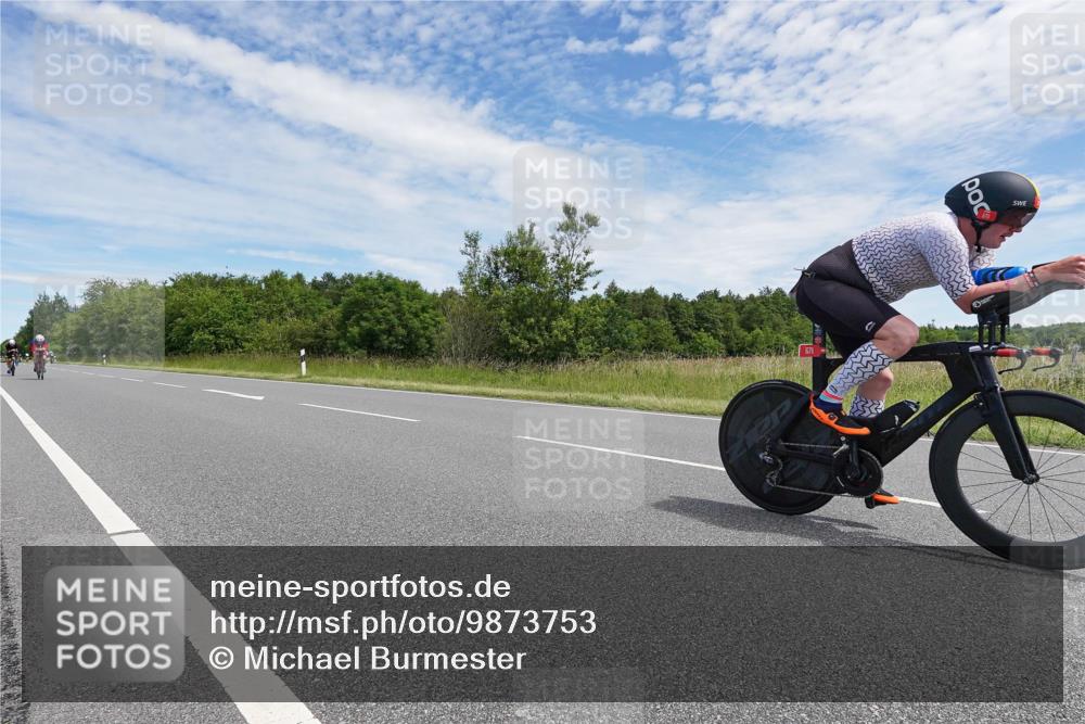 21.06.2026 - Viking Triathlon Michael Burmester http://msf.ph/oto/9873753 21.06.2026 12:43:35 Radfahren 41, 51, 86, 202, 223, 234, 243, 279, 374, 388, 429, 509, 563, 602, 605, 645, 668, 670 meine-sportfotos.de