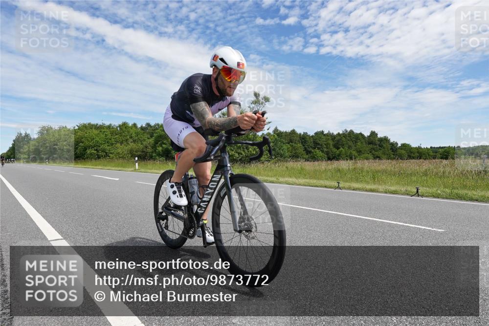 21.06.2026 - Viking Triathlon Michael Burmester http://msf.ph/oto/9873772 21.06.2026 12:43:39 Radfahren 41, 51, 86, 202, 225, 234, 279, 374, 388, 429, 509, 563, 605, 645, 668, 670 meine-sportfotos.de