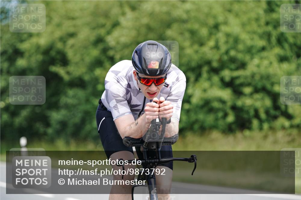 21.06.2026 - Viking Triathlon Michael Burmester http://msf.ph/oto/9873792 21.06.2026 12:51:24 Radfahren 266, 365, 540 meine-sportfotos.de
