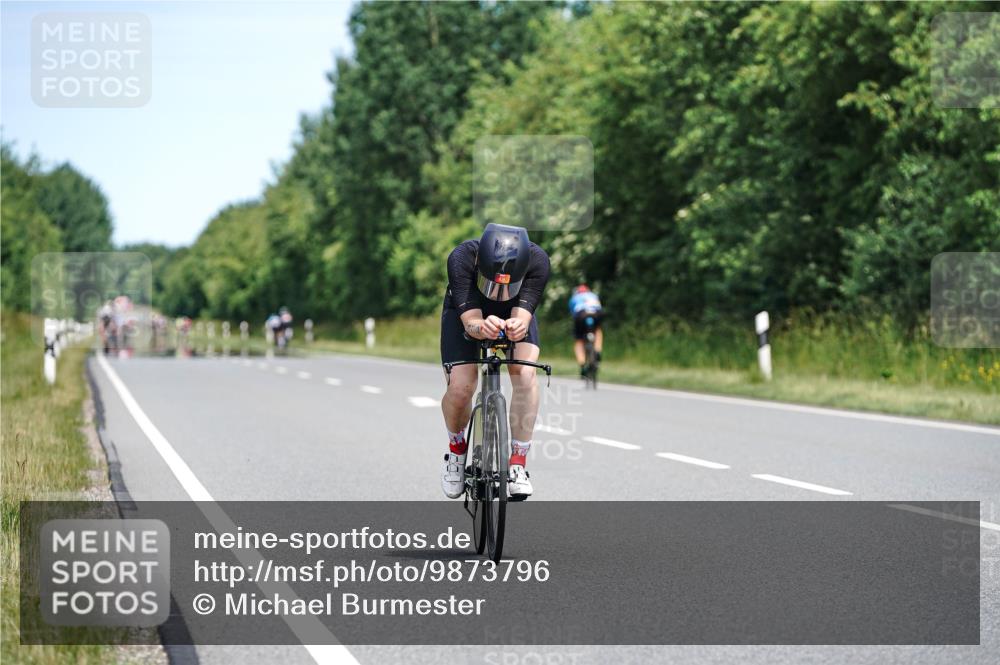 21.06.2026 - Viking Triathlon Michael Burmester http://msf.ph/oto/9873796 21.06.2026 12:51:46 Radfahren 196, 365, 617 meine-sportfotos.de