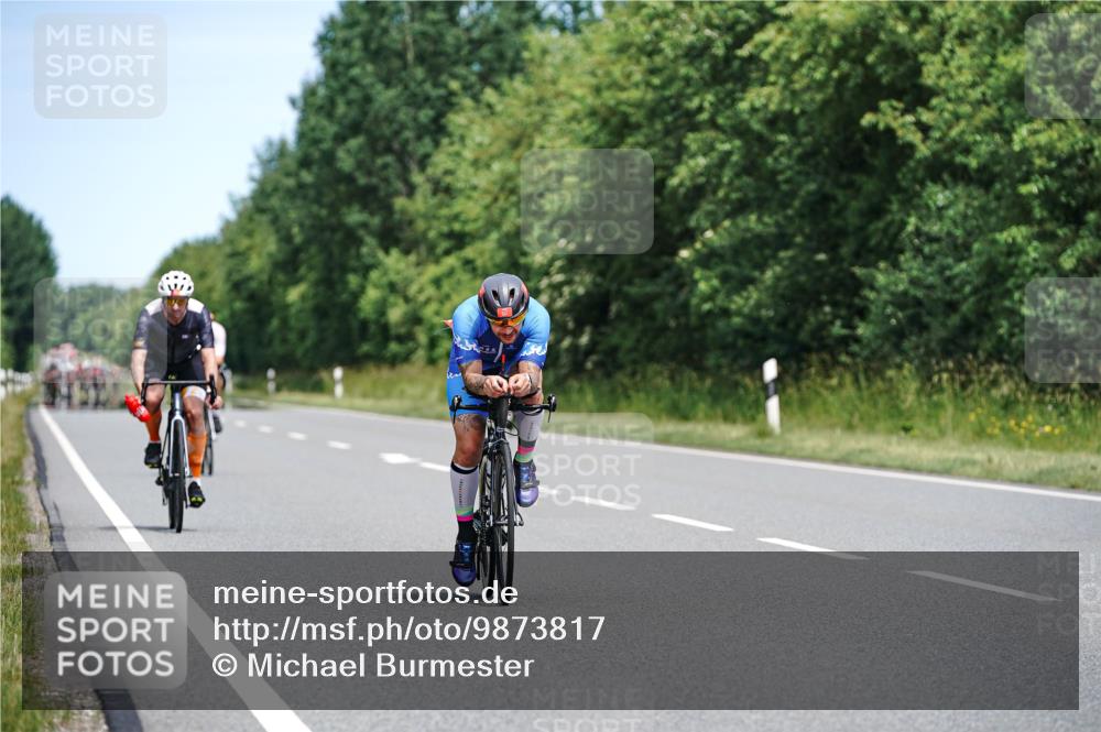 21.06.2026 - Viking Triathlon Michael Burmester http://msf.ph/oto/9873817 21.06.2026 12:52:06 Radfahren 90, 252, 252, 401 meine-sportfotos.de