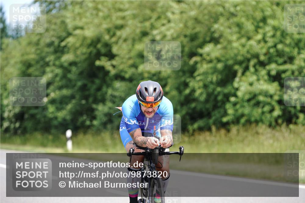 21.06.2026 - Viking Triathlon Michael Burmester http://msf.ph/oto/9873820 21.06.2026 12:52:07 Radfahren 90, 198, 252, 252, 401 meine-sportfotos.de