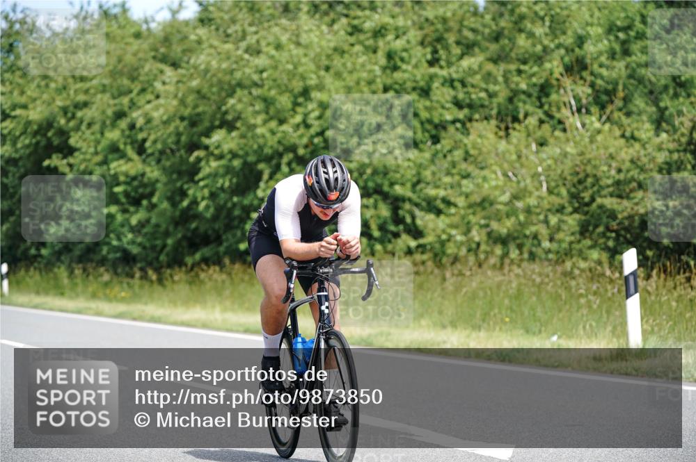 21.06.2026 - Viking Triathlon Michael Burmester http://msf.ph/oto/9873850 21.06.2026 12:52:11 Radfahren 90, 198, 252, 252, 401, 411, 464, 619 meine-sportfotos.de