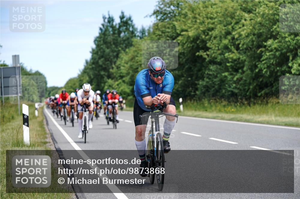21.06.2026 - Viking Triathlon Michael Burmester http://msf.ph/oto/9873868 21.06.2026 12:52:30 Radfahren 63, 64, 75, 87, 89, 95, 118, 162, 198, 252, 411, 459, 460, 464, 490, 522, 552, 619 meine-sportfotos.de