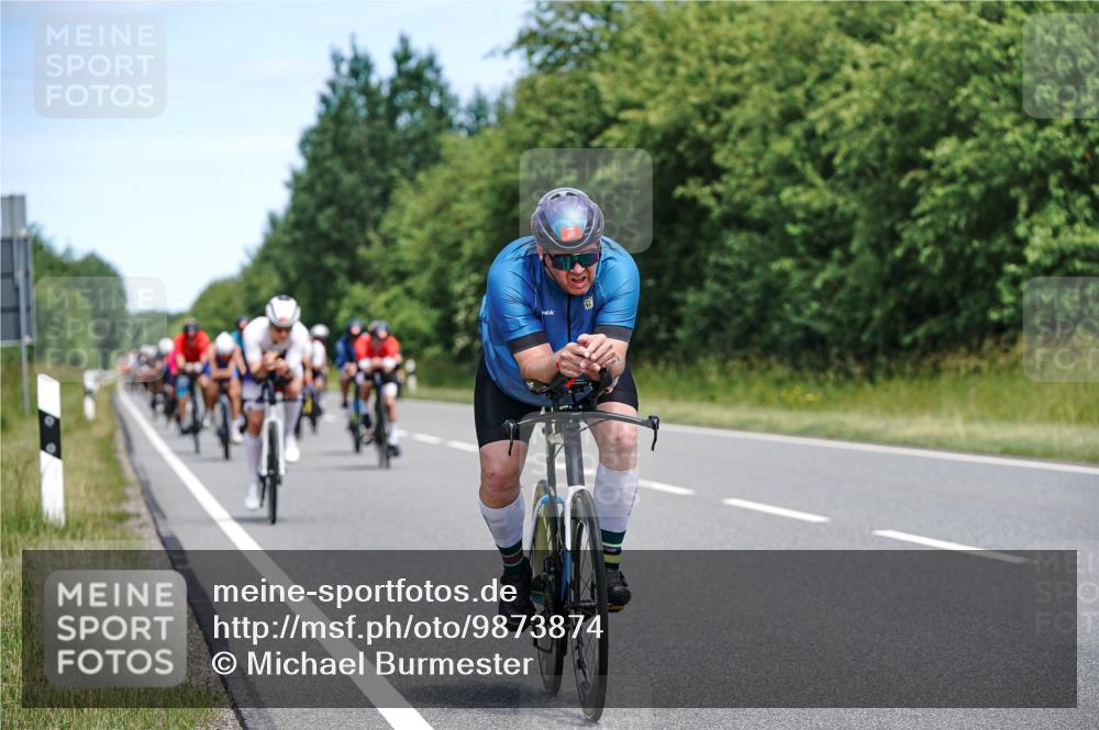 21.06.2026 - Viking Triathlon Michael Burmester http://msf.ph/oto/9873874 21.06.2026 12:52:30 Radfahren 63, 64, 75, 87, 89, 95, 118, 162, 198, 252, 411, 459, 460, 464, 490, 522, 552, 619 meine-sportfotos.de