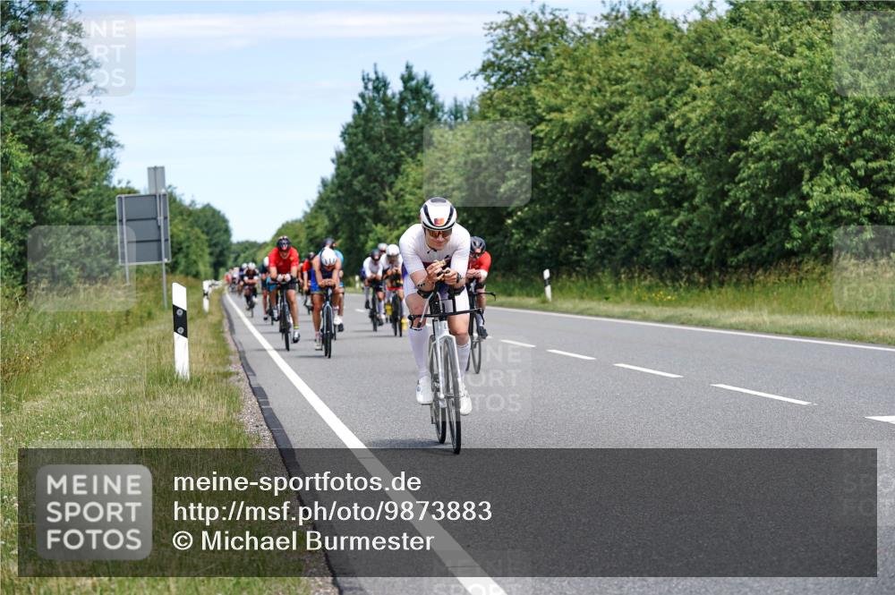 21.06.2026 - Viking Triathlon Michael Burmester http://msf.ph/oto/9873883 21.06.2026 12:52:31 Radfahren 63, 64, 75, 87, 89, 95, 118, 162, 198, 252, 302, 411, 459, 460, 464, 490, 522, 552, 619 meine-sportfotos.de