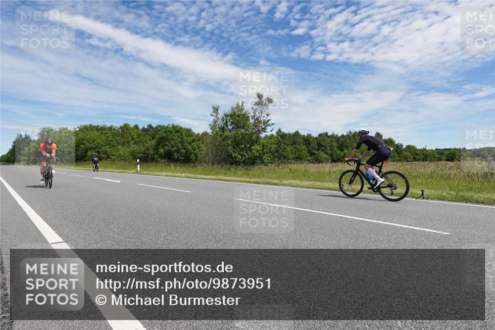 21.06.2026 - Viking Triathlon Michael Burmester http://msf.ph/oto/9873951 21.06.2026 12:44:56 Radfahren 53, 164, 177, 177, 219, 239, 253, 264, 358, 494, 615 meine-sportfotos.de