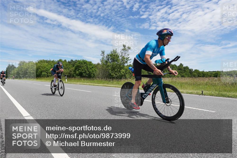 21.06.2026 - Viking Triathlon Michael Burmester http://msf.ph/oto/9873999 21.06.2026 12:45:23 Radfahren 39, 48, 91, 132, 173, 182, 249, 254, 306, 309, 538 meine-sportfotos.de