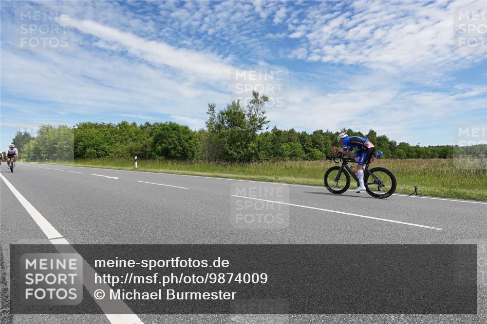 21.06.2026 - Viking Triathlon Michael Burmester http://msf.ph/oto/9874009 21.06.2026 12:45:30 Radfahren 48, 91, 132, 173, 182, 249, 254, 254, 309 meine-sportfotos.de