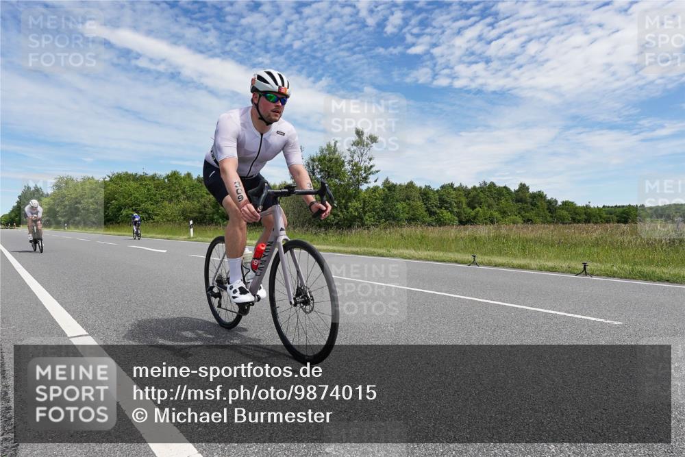 21.06.2026 - Viking Triathlon Michael Burmester http://msf.ph/oto/9874015 21.06.2026 12:45:33 Radfahren 48, 135, 173, 182, 249, 254, 254, 309 meine-sportfotos.de