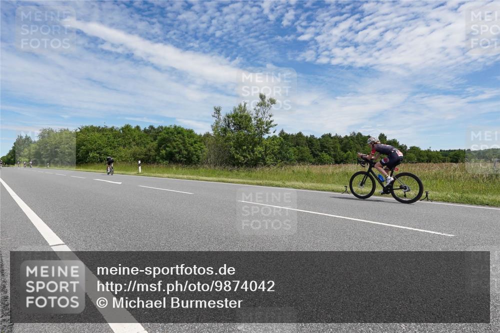 21.06.2026 - Viking Triathlon Michael Burmester http://msf.ph/oto/9874042 21.06.2026 12:45:42 Radfahren 54, 135, 205, 249, 254, 309, 309 meine-sportfotos.de