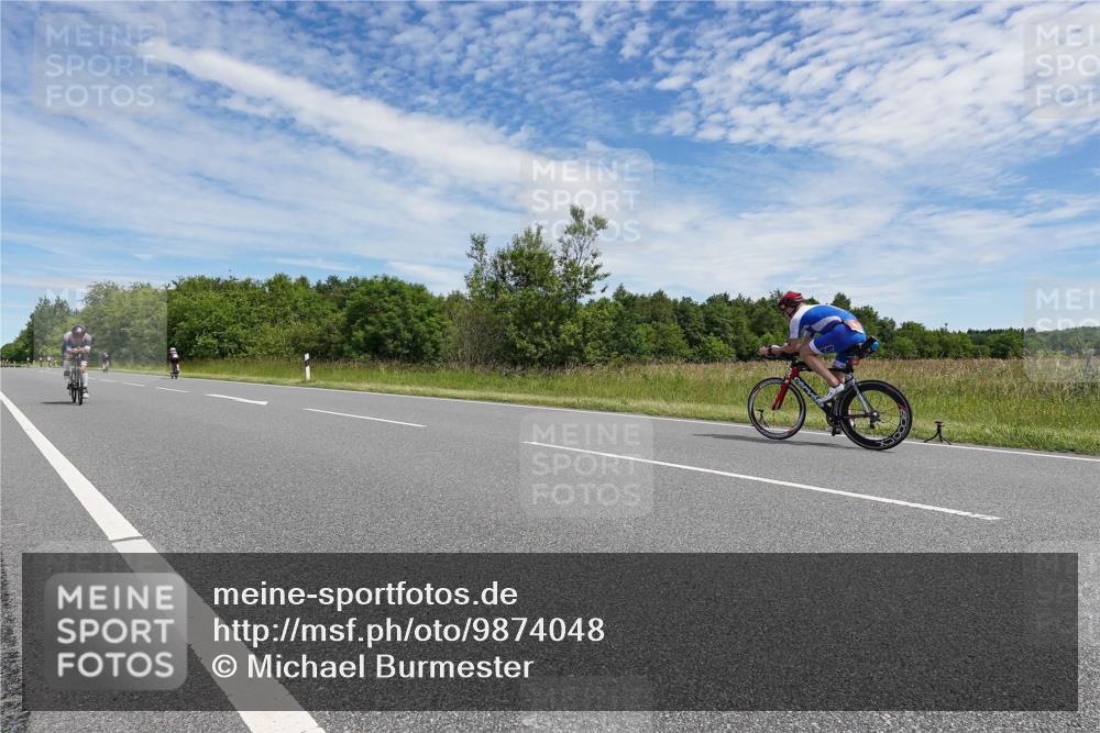 21.06.2026 - Viking Triathlon Michael Burmester http://msf.ph/oto/9874048 21.06.2026 12:45:46 Radfahren 54, 135, 205, 254, 309, 421 meine-sportfotos.de