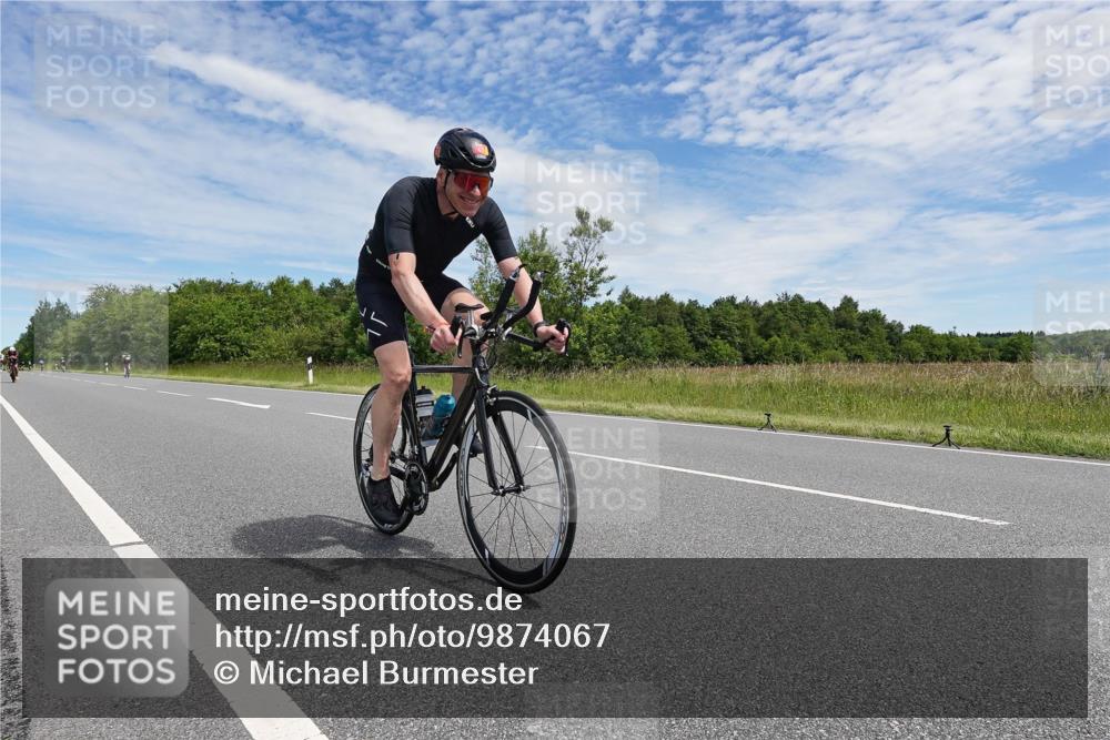 21.06.2026 - Viking Triathlon Michael Burmester http://msf.ph/oto/9874067 21.06.2026 12:45:59 Radfahren 205, 238, 352, 421, 442, 561 meine-sportfotos.de