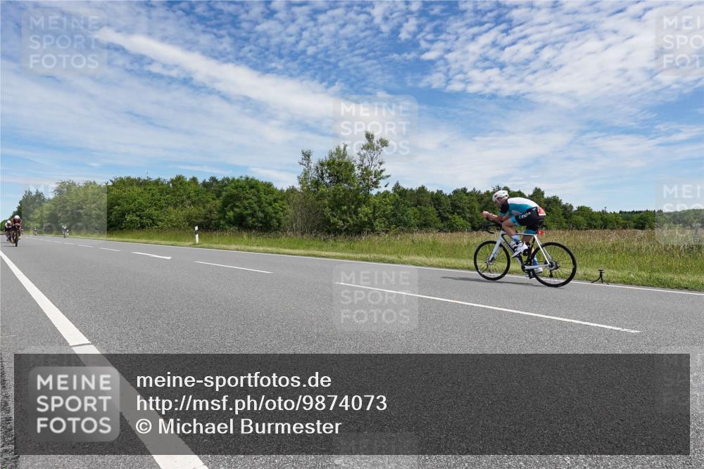 21.06.2026 - Viking Triathlon Michael Burmester http://msf.ph/oto/9874073 21.06.2026 12:46:00 Radfahren 205, 238, 352, 421, 442, 561 meine-sportfotos.de