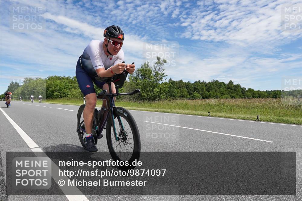 21.06.2026 - Viking Triathlon Michael Burmester http://msf.ph/oto/9874097 21.06.2026 12:46:08 Radfahren 238, 352, 352, 442, 561 meine-sportfotos.de