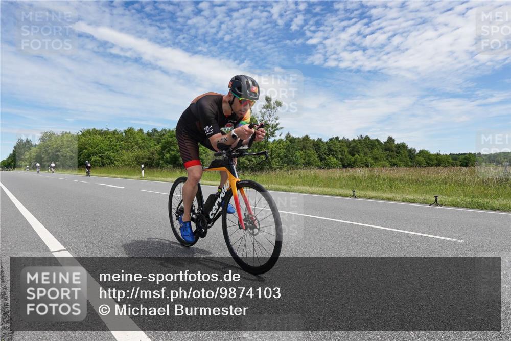 21.06.2026 - Viking Triathlon Michael Burmester http://msf.ph/oto/9874103 21.06.2026 12:46:10 Radfahren 238, 352, 352, 442, 561 meine-sportfotos.de
