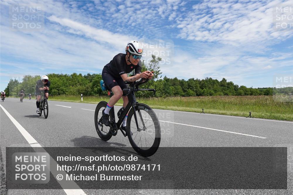 21.06.2026 - Viking Triathlon Michael Burmester http://msf.ph/oto/9874171 21.06.2026 12:46:49 Radfahren 16, 36, 81, 105, 165, 184, 364, 407, 457, 530, 629, 634 meine-sportfotos.de