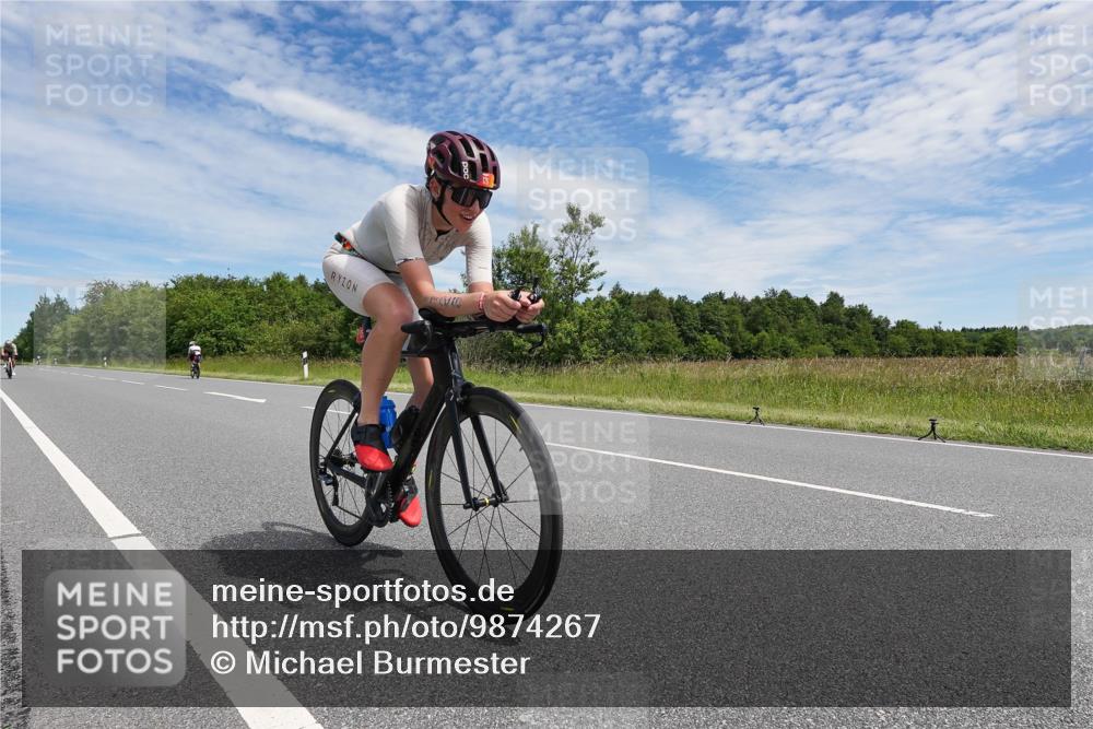 21.06.2026 - Viking Triathlon Michael Burmester http://msf.ph/oto/9874267 21.06.2026 12:48:08 Radfahren 57, 58, 73, 124, 126, 166, 232, 531, 608, 644 meine-sportfotos.de