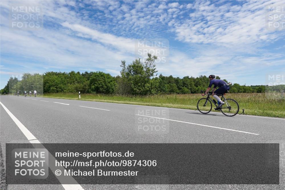 21.06.2026 - Viking Triathlon Michael Burmester http://msf.ph/oto/9874306 21.06.2026 12:48:26 Radfahren 57, 124, 166, 232, 273, 273 meine-sportfotos.de
