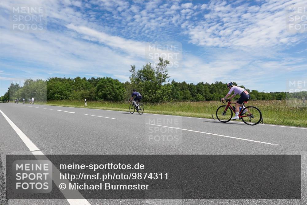 21.06.2026 - Viking Triathlon Michael Burmester http://msf.ph/oto/9874311 21.06.2026 12:48:26 Radfahren 57, 124, 166, 232, 273, 273 meine-sportfotos.de