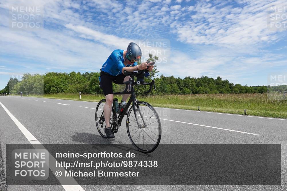 21.06.2026 - Viking Triathlon Michael Burmester http://msf.ph/oto/9874338 21.06.2026 12:48:50 Radfahren 44, 52, 316, 330, 379, 455 meine-sportfotos.de