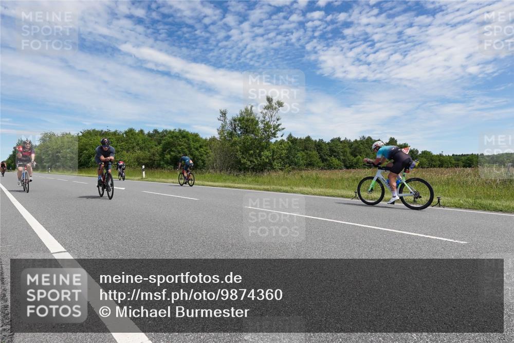 21.06.2026 - Viking Triathlon Michael Burmester http://msf.ph/oto/9874360 21.06.2026 12:49:00 Radfahren 44, 52, 316, 330, 379, 455, 666 meine-sportfotos.de