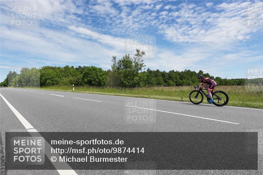 21.06.2026 - Viking Triathlon Michael Burmester http://msf.ph/oto/9874414 21.06.2026 12:50:06 Radfahren 66, 101, 549, 661 meine-sportfotos.de