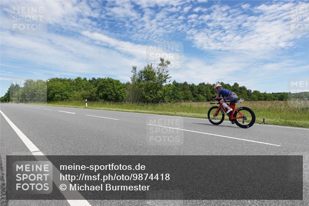 21.06.2026 - Viking Triathlon Michael Burmester http://msf.ph/oto/9874418 21.06.2026 12:50:17 Radfahren 66, 101, 375, 549, 661 meine-sportfotos.de