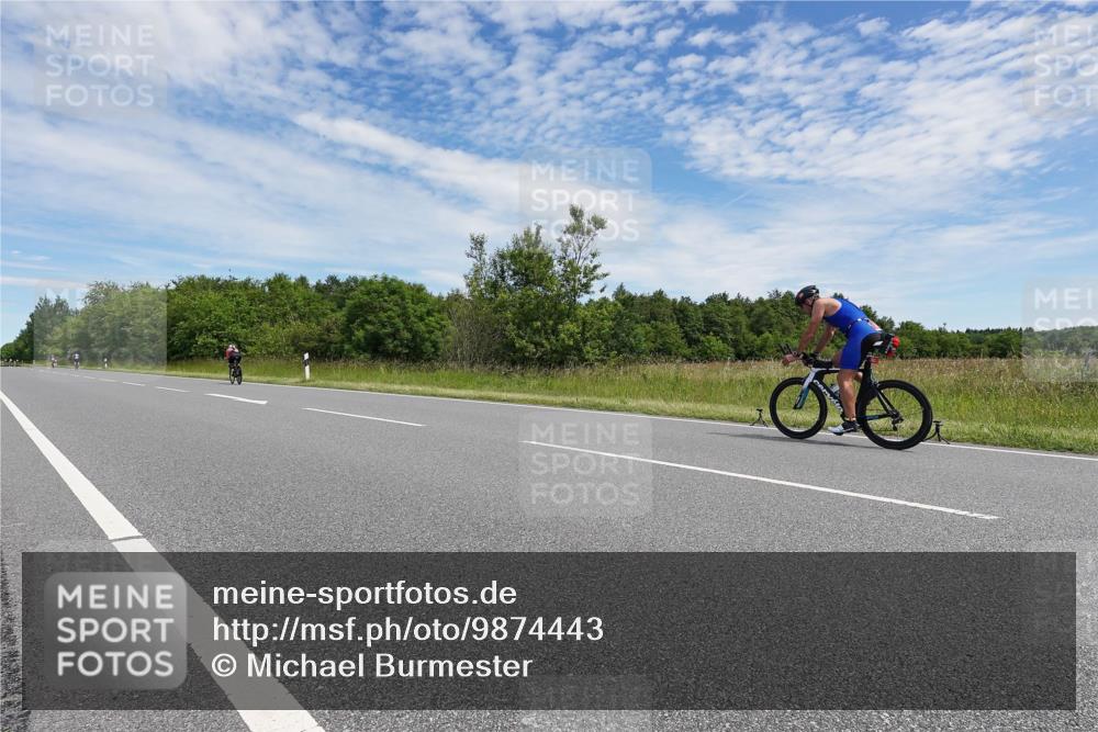 21.06.2026 - Viking Triathlon Michael Burmester http://msf.ph/oto/9874443 21.06.2026 12:50:30 Radfahren 26, 211, 261, 375 meine-sportfotos.de