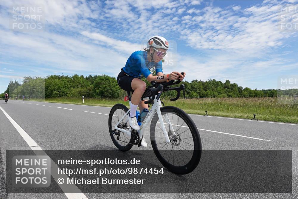 21.06.2026 - Viking Triathlon Michael Burmester http://msf.ph/oto/9874454 21.06.2026 12:50:38 Radfahren 26, 190, 211, 261, 387, 463 meine-sportfotos.de