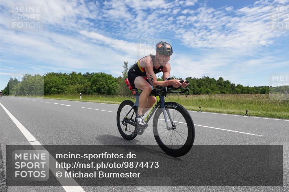 21.06.2026 - Viking Triathlon Michael Burmester http://msf.ph/oto/9874473 21.06.2026 12:50:48 Radfahren 26, 190, 211, 261, 326, 387, 463, 556 meine-sportfotos.de