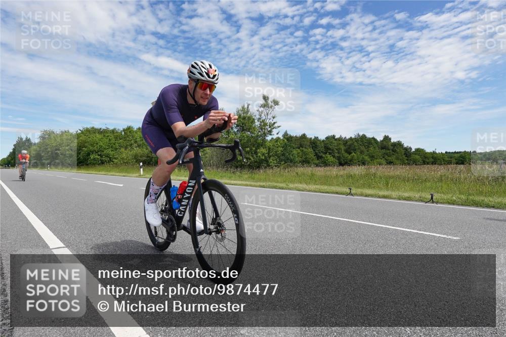 21.06.2026 - Viking Triathlon Michael Burmester http://msf.ph/oto/9874477 21.06.2026 12:50:52 Radfahren 190, 326, 387, 463, 556 meine-sportfotos.de