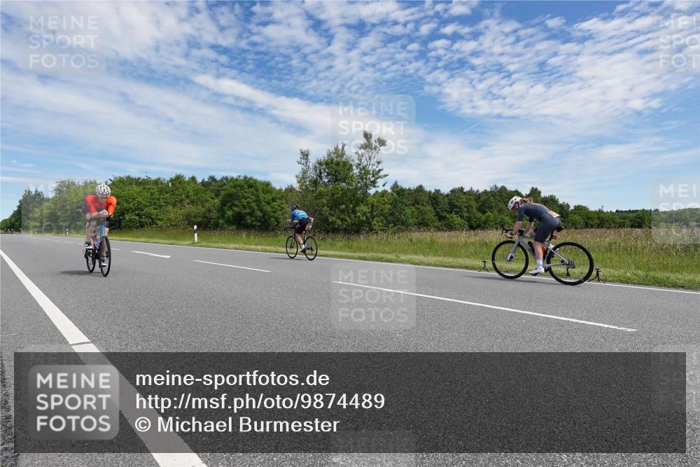 21.06.2026 - Viking Triathlon Michael Burmester http://msf.ph/oto/9874489 21.06.2026 12:50:53 Radfahren 190, 326, 387, 463, 556 meine-sportfotos.de