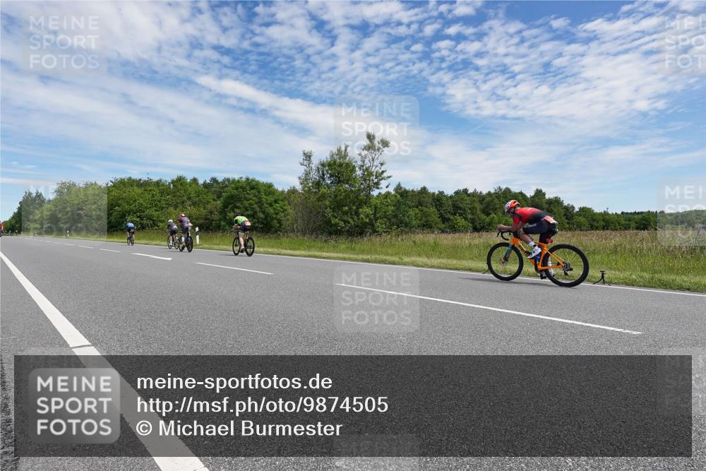 21.06.2026 - Viking Triathlon Michael Burmester http://msf.ph/oto/9874505 21.06.2026 12:50:55 Radfahren 190, 326, 556 meine-sportfotos.de