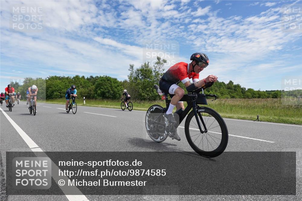 21.06.2026 - Viking Triathlon Michael Burmester http://msf.ph/oto/9874585 21.06.2026 12:52:34 Radfahren 63, 64, 75, 87, 89, 95, 118, 162, 198, 411, 459, 460, 464, 490, 522, 552, 619 meine-sportfotos.de