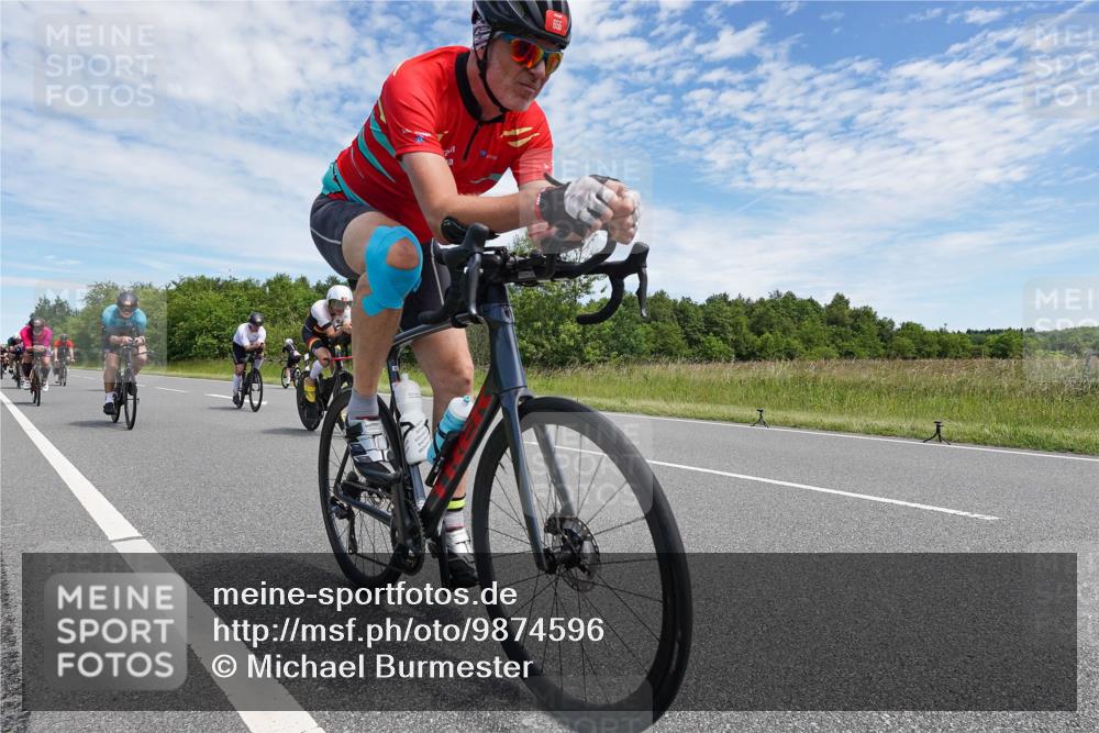 21.06.2026 - Viking Triathlon Michael Burmester http://msf.ph/oto/9874596 21.06.2026 12:52:35 Radfahren 63, 64, 75, 87, 89, 95, 118, 162, 198, 411, 459, 460, 464, 490, 522, 552, 619 meine-sportfotos.de