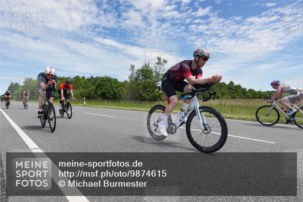 21.06.2026 - Viking Triathlon Michael Burmester http://msf.ph/oto/9874615 21.06.2026 12:52:37 Radfahren 63, 64, 75, 87, 89, 95, 118, 162, 302, 411, 459, 460, 464, 490, 522, 552, 619 meine-sportfotos.de