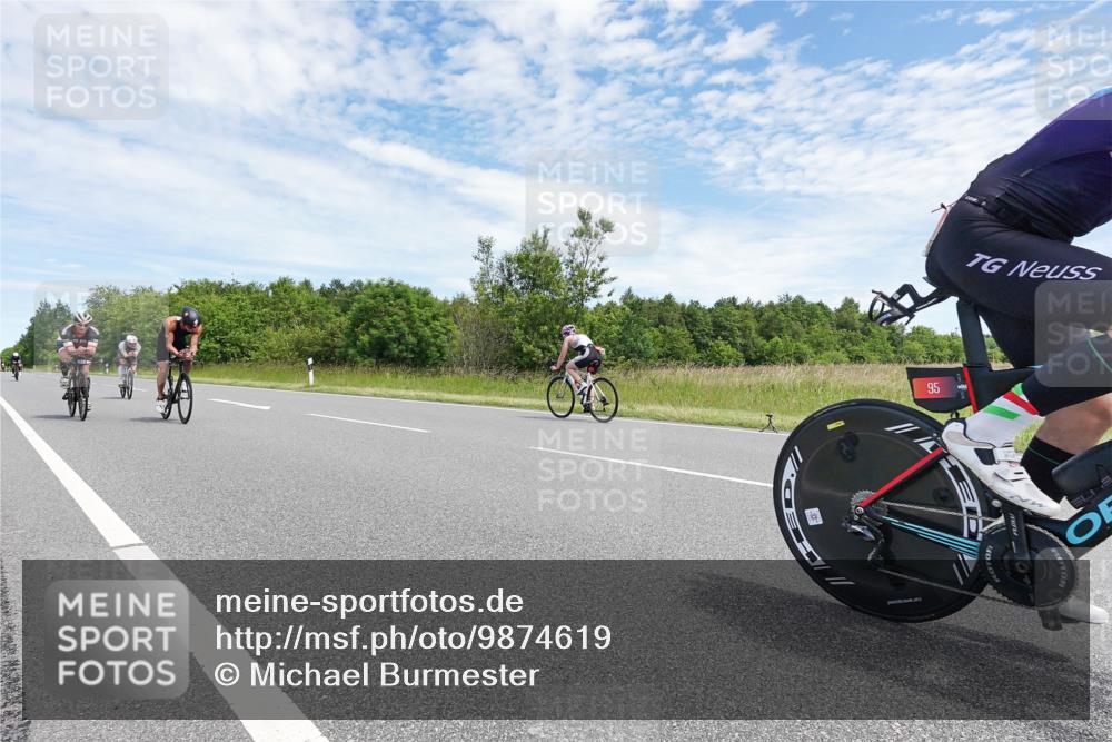 21.06.2026 - Viking Triathlon Michael Burmester http://msf.ph/oto/9874619 21.06.2026 12:52:38 Radfahren 63, 64, 75, 87, 89, 95, 118, 162, 275, 302, 411, 459, 460, 464, 490, 522, 552, 619 meine-sportfotos.de