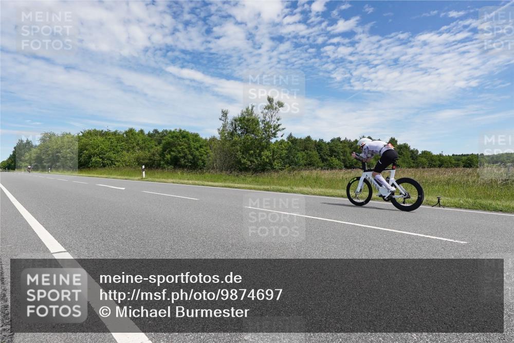 21.06.2026 - Viking Triathlon Michael Burmester http://msf.ph/oto/9874697 21.06.2026 12:53:14 Radfahren 24, 84, 97, 224, 305, 431, 445, 618 meine-sportfotos.de