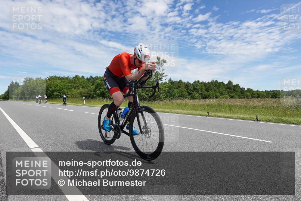 21.06.2026 - Viking Triathlon Michael Burmester http://msf.ph/oto/9874726 21.06.2026 12:53:47 Radfahren 237, 431, 545, 652 meine-sportfotos.de