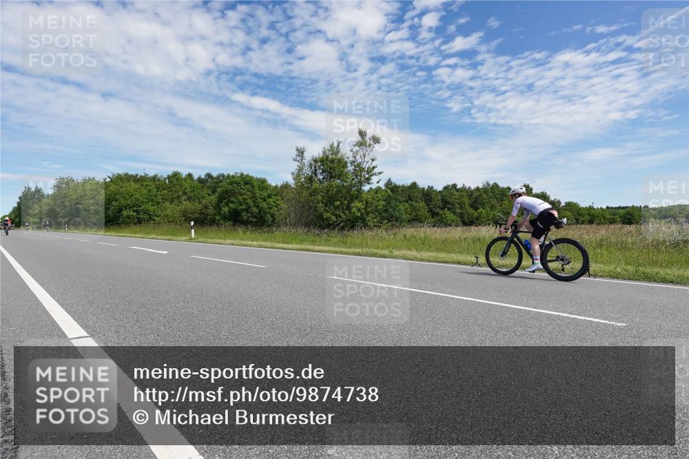 21.06.2026 - Viking Triathlon Michael Burmester http://msf.ph/oto/9874738 21.06.2026 12:54:04 Radfahren 107, 286, 296, 314, 376, 414, 560, 574 meine-sportfotos.de