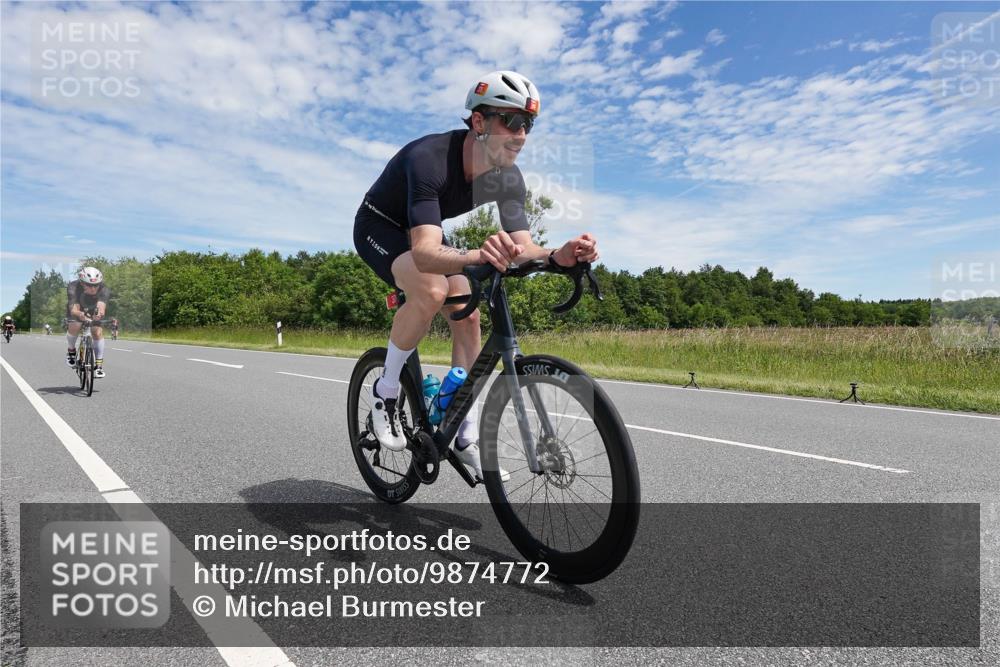 21.06.2026 - Viking Triathlon Michael Burmester http://msf.ph/oto/9874772 21.06.2026 12:54:16 Radfahren 107, 154, 220, 296, 376, 414, 560, 574, 625 meine-sportfotos.de