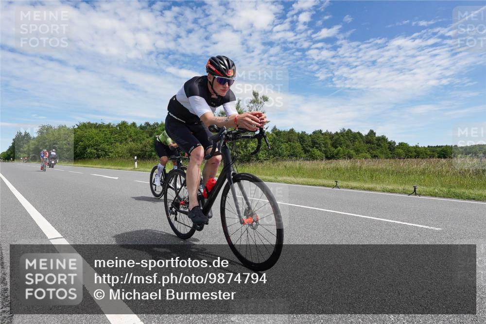 21.06.2026 - Viking Triathlon Michael Burmester http://msf.ph/oto/9874794 21.06.2026 12:54:23 Radfahren 154, 220, 289, 296, 340, 376, 625 meine-sportfotos.de