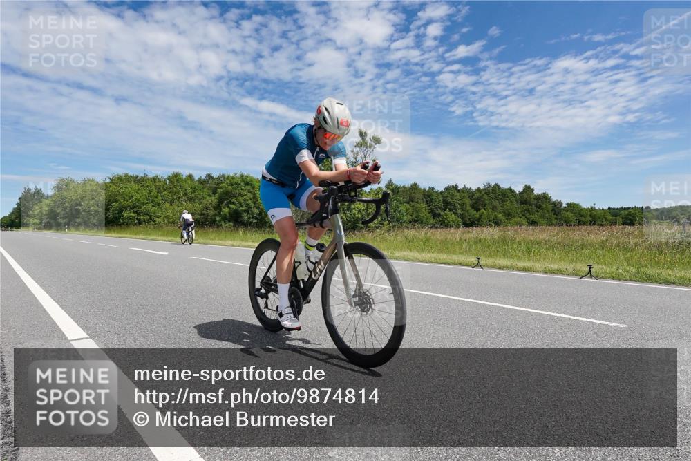 21.06.2026 - Viking Triathlon Michael Burmester http://msf.ph/oto/9874814 21.06.2026 12:54:48 Radfahren 45, 327, 331, 386, 495, 658, 663 meine-sportfotos.de