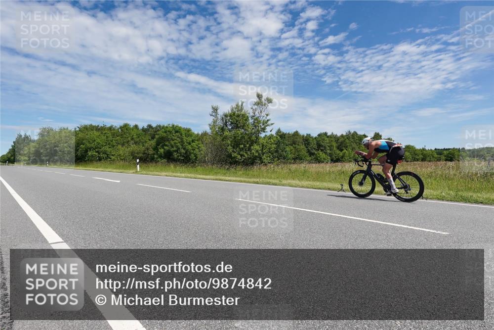 21.06.2026 - Viking Triathlon Michael Burmester http://msf.ph/oto/9874842 21.06.2026 12:55:16 Radfahren 111, 116, 344, 541 meine-sportfotos.de