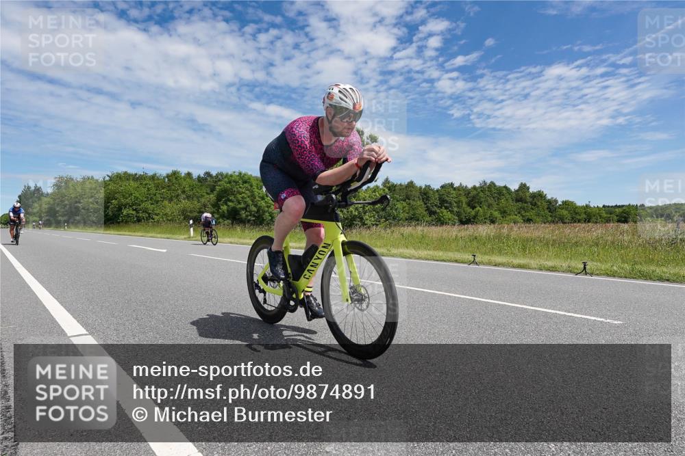 21.06.2026 - Viking Triathlon Michael Burmester http://msf.ph/oto/9874891 21.06.2026 12:55:55 Radfahren 56, 172, 247, 485, 567 meine-sportfotos.de