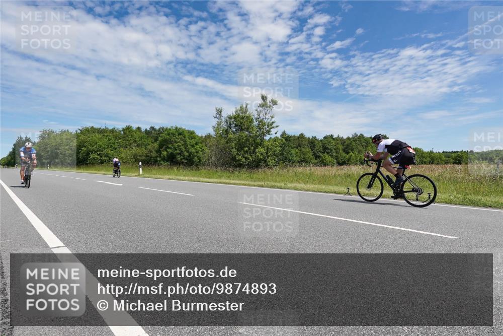 21.06.2026 - Viking Triathlon Michael Burmester http://msf.ph/oto/9874893 21.06.2026 12:55:55 Radfahren 56, 172, 247, 485, 567 meine-sportfotos.de