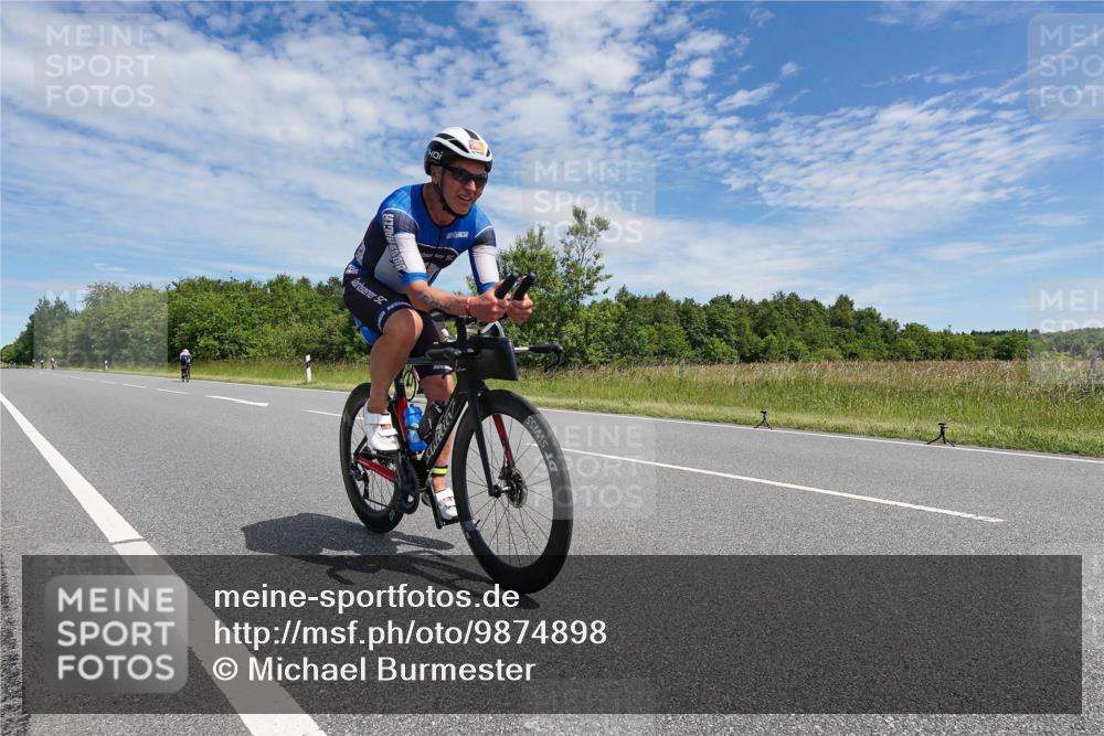 21.06.2026 - Viking Triathlon Michael Burmester http://msf.ph/oto/9874898 21.06.2026 12:55:56 Radfahren 56, 56, 172, 247, 485, 567 meine-sportfotos.de